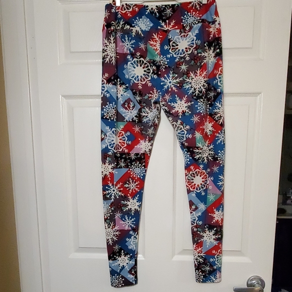 Snowflake Leggings - Picture 2 of 3